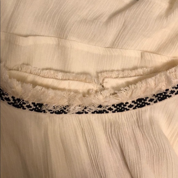 Evereve Flowy Cream Tank Top with Navy Trim - Picture 4 of 4